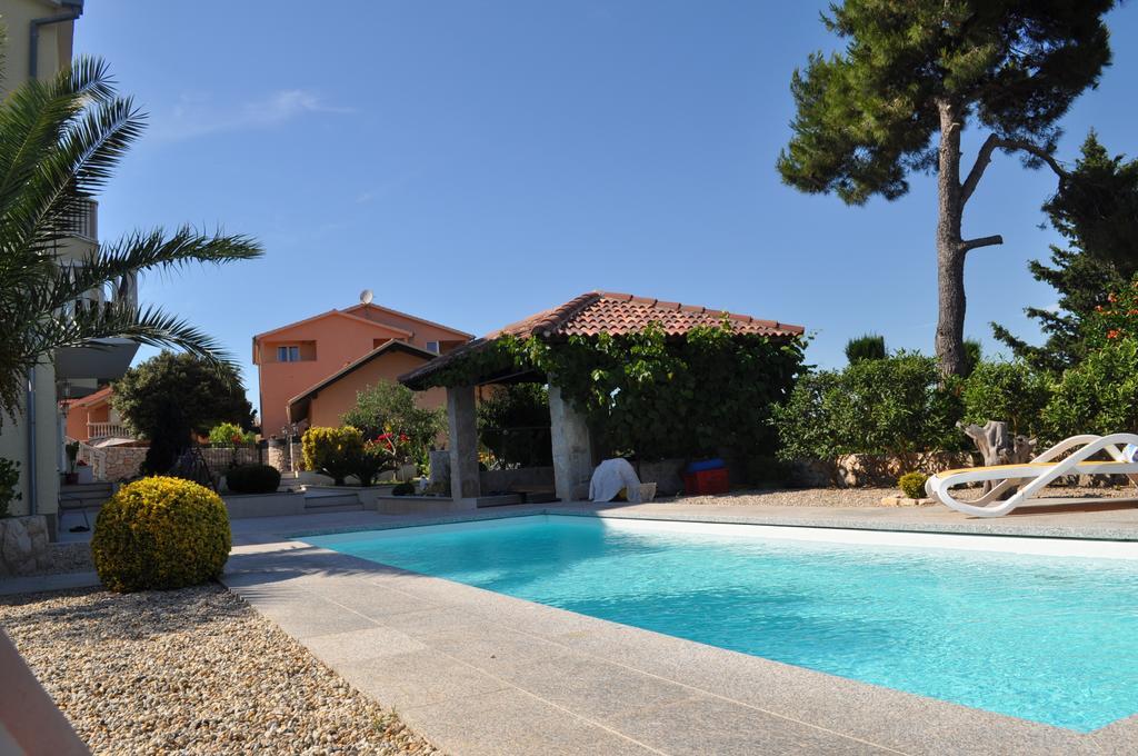 Appartement Lora *